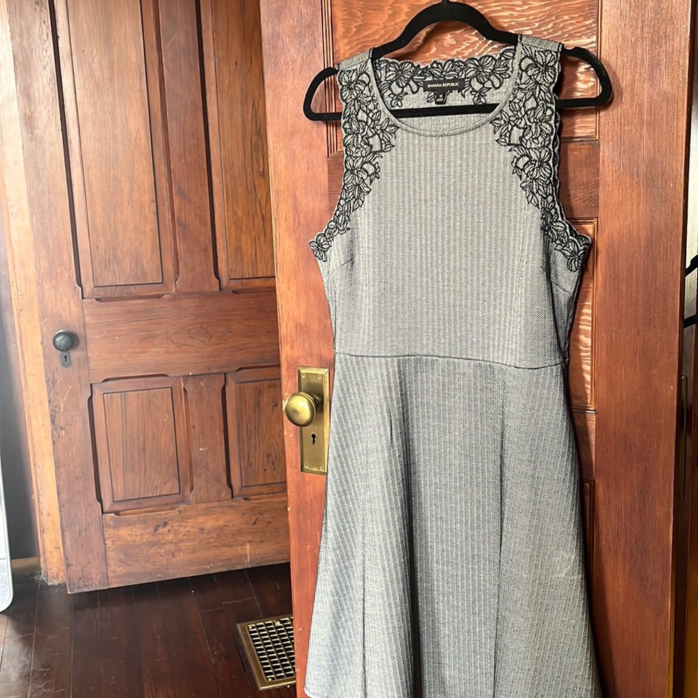 Banana Republic gray sized 14 dress